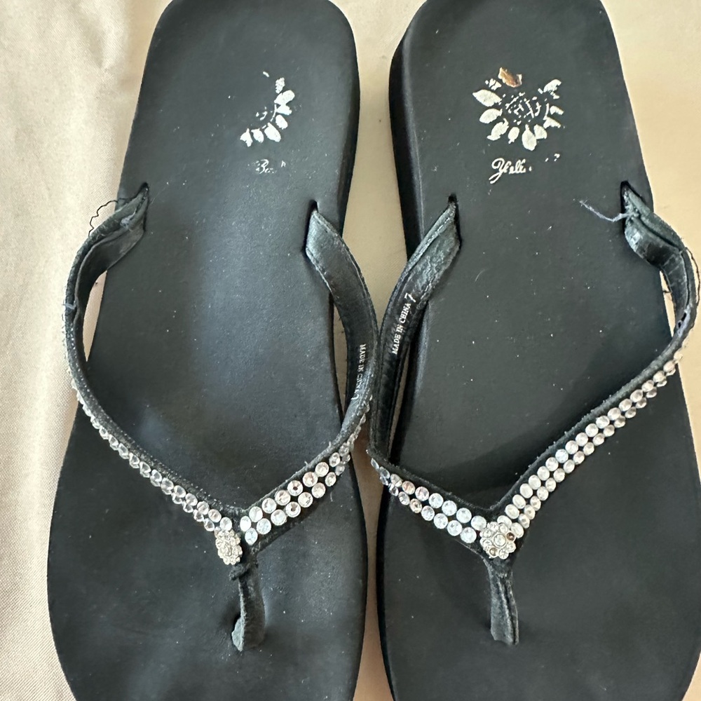 Yellow Box size 7 Black Sandals with Rhinestones